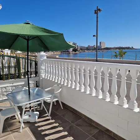 House Totally Refurbished In 2024, Terrace In Front Of The Sea, 1 Min Walk To The Beach, Aircon, Wifi Casa de Férias Alicante