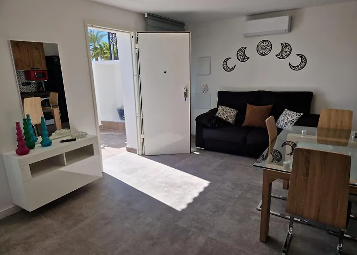 House Totally Refurbished In 2024, Terrace In Front Of The Sea, 1 Min Walk To The Beach, Aircon, Wifi * アリカンテ
