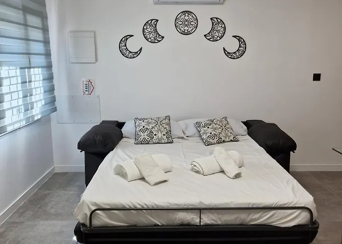 House Totally Refurbished In 2024, Terrace In Front Of The Sea, 1 Min Walk To The Beach, Aircon, Wifi 別荘