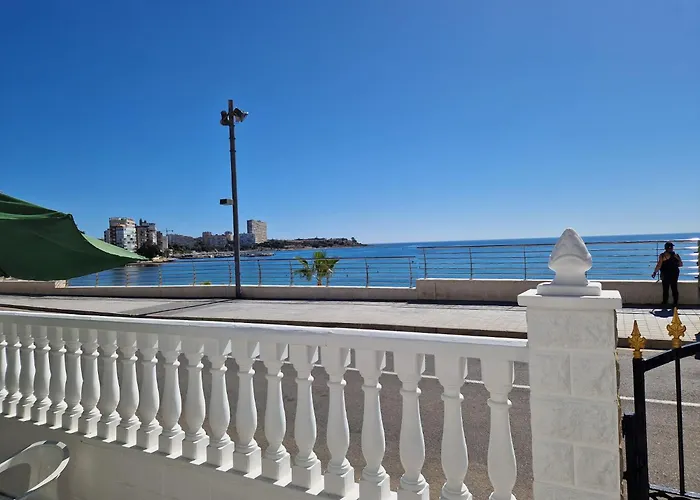 House Totally Refurbished In 2024, Terrace In Front Of The Sea, 1 Min Walk To The Beach, Aircon, Wifi * アリカンテ