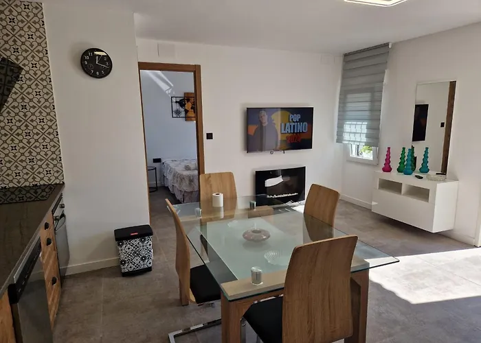 House Totally Refurbished In 2024, Terrace In Front Of The Sea, 1 Min Walk To The Beach, Aircon, Wifi アリカンテ