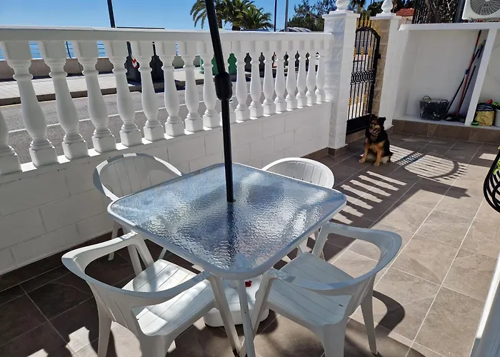 別荘 House Totally Refurbished In 2024, Terrace In Front Of The Sea, 1 Min Walk To The Beach, Aircon, Wifi