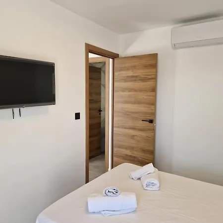 Holiday home House Totally Refurbished In 2024, Terrace In Front Of The Sea, 1 Min Walk To The Beach, Aircon, Wifi *