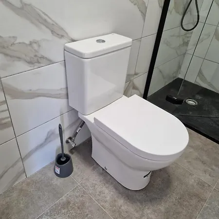 House Totally Refurbished In 2024, Terrace In Front Of The Sea, 1 Min Walk To The Beach, Aircon, Wifi Holiday home Alicante