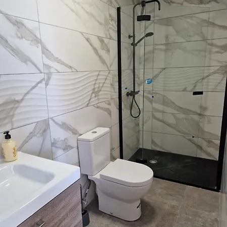Holiday home House Totally Refurbished In 2024, Terrace In Front Of The Sea, 1 Min Walk To The Beach, Aircon, Wifi *